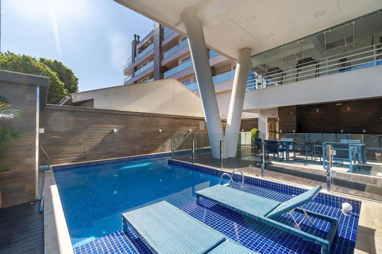 Ampla Cobertura Duplex Em Condominio Com Piscina Bombinhas 0*,  Brasilien