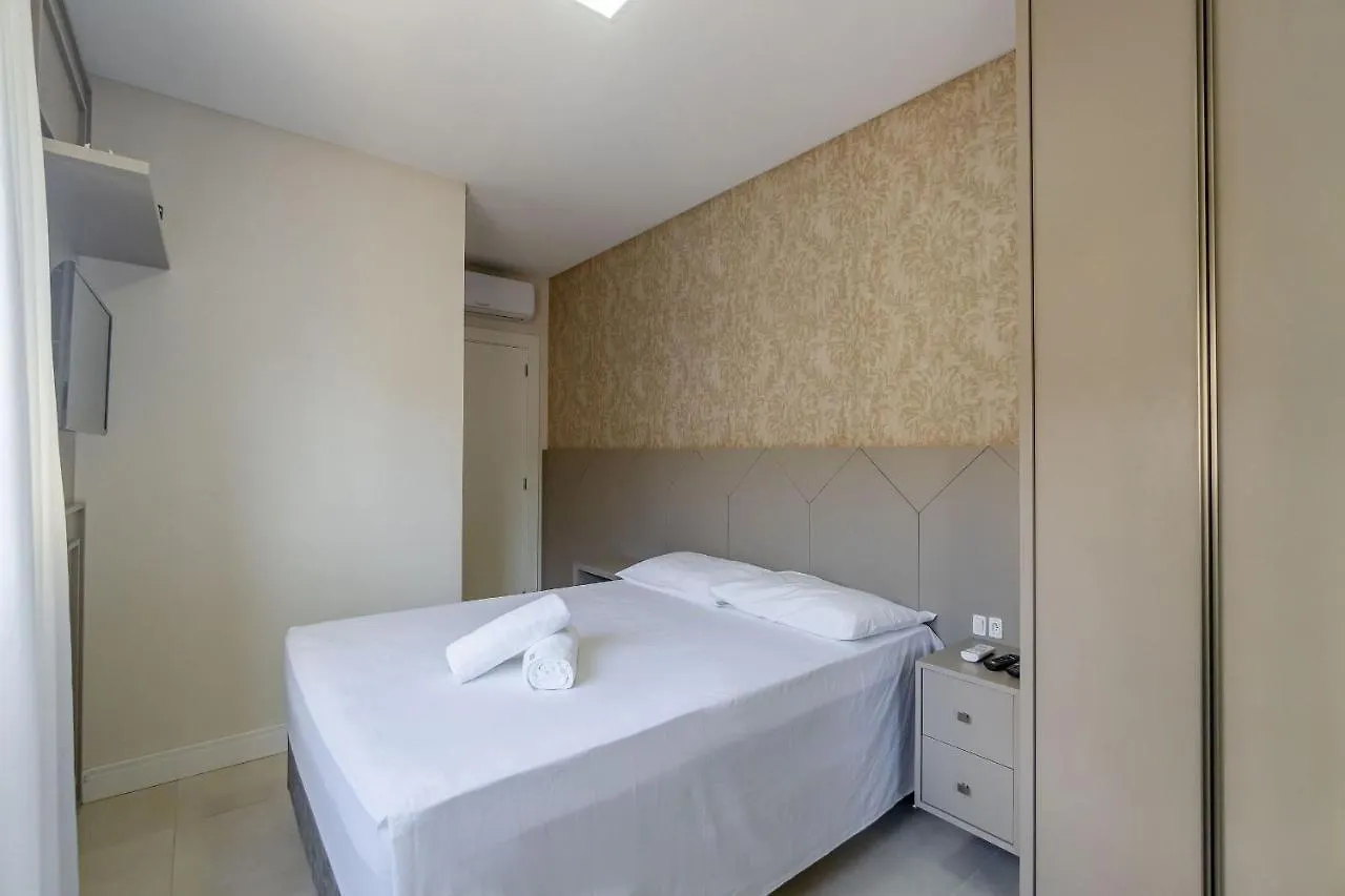 Ampla Cobertura Duplex Em Condominio Com Piscina Bombinhas